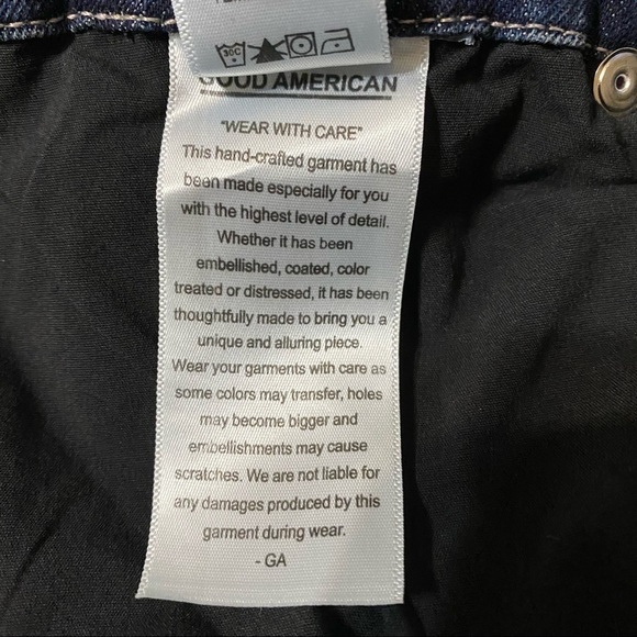 Good American Good Legs Crop Super Stretch Jeans - Picture 13 of 16